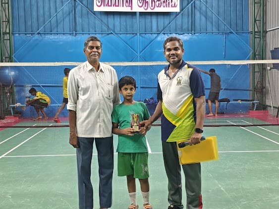 Trophy presentation at Aiyavu Aadukalam