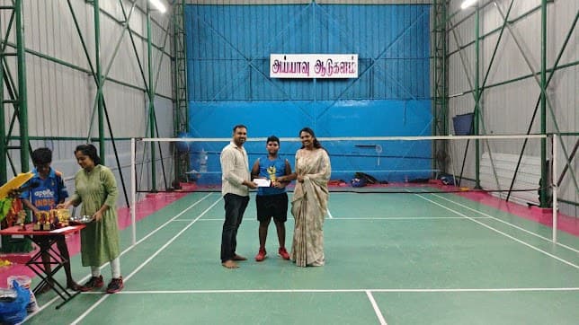 Prize distribution on court